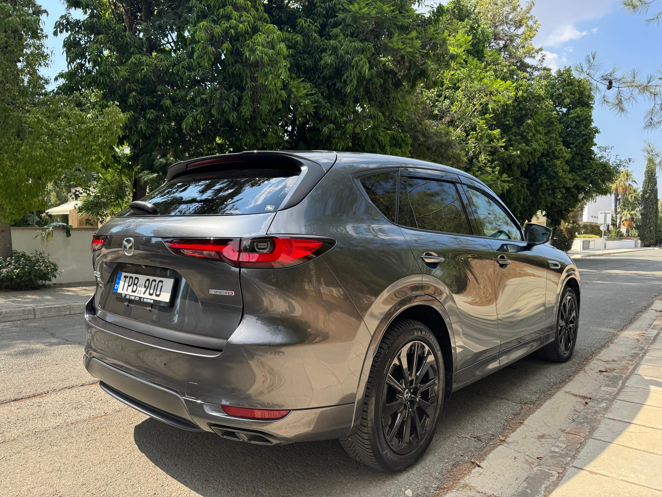 
								Mazda CX-60 full									