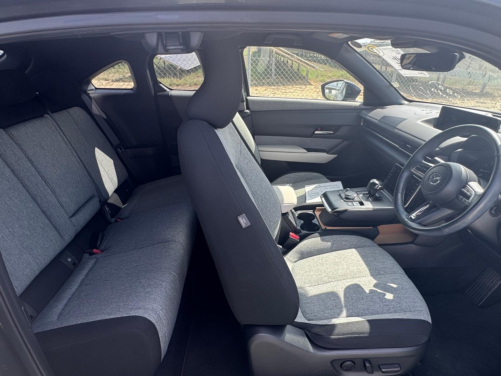 
								Mazda MX-30 full									